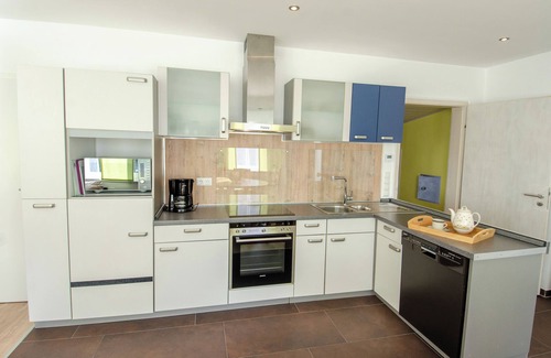 Schiltach Apartamento | Apartamento vacacional 'Sieber' con piscina comunitaria, terraza privada y Wi-Fi