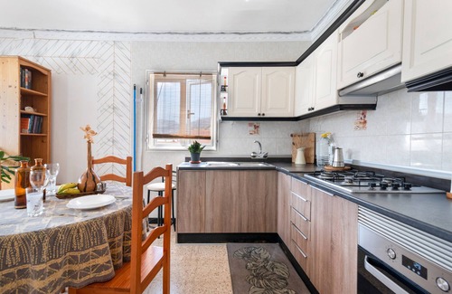 Gáldar Apartamento | Apartamento de vacaciones 'Siempreviva' con piscina compartida y Wi-Fi