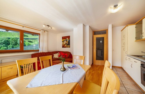 Saltusio Apartamento | Apartamento vacacional "Sonnegg" con vistas a la montaña, balcón y Wi-Fi