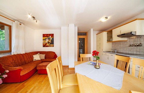 Saltusio Apartamento | Apartamento vacacional "Sonnegg" con vistas a la montaña, balcón y Wi-Fi