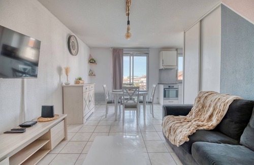 Saint - Martin - du - Touch Apartamento | Apartamento vacacional "Spacieux Proche Aéroport Et Airbus" con piscina climatizada y Wi-Fi