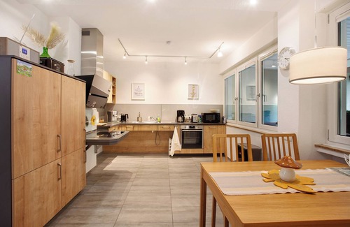 Neheim Apartamento | Apartamento vacacional "Stadt Land Fluss Plus" con terraza privada y Wi-Fi