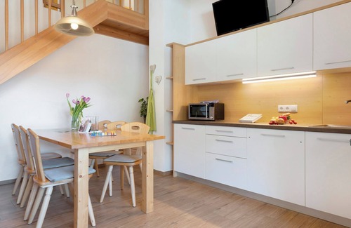 Issengo Apartamento | Apartamento vacacional "Stiflerhof Apt Edelweiss" con vistas a la montaña, jardín compartido y Wi-Fi