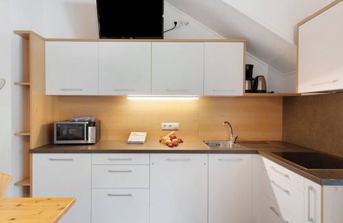 Issengo Apartamento | Apartamento vacacional "Stiflerhof Apt Edelweiss" con vistas a la montaña, jardín compartido y Wi-Fi