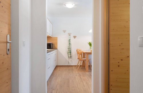 Issengo Apartamento | Apartamento vacacional "Stiflerhof Apt Arnika" con vistas a la montaña, balcón y Wi-Fi