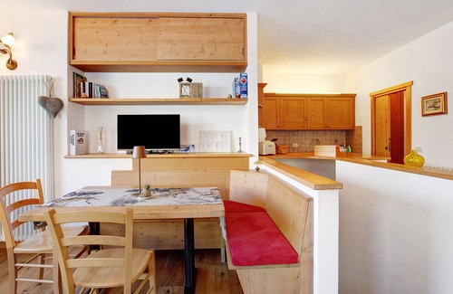 Valdidentro Apartamento | Apartamento vacacional "Tra-Monti E Mare" con vistas a la montaña, terraza privada y sauna