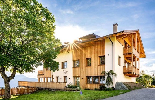 Avelengo Apartamento | Apartamento vacacional "Tschitthof Gill" con vistas a la montaña, terraza privada y Wi-Fi