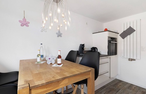 Heiligenzell Apartamento | Apartamento en la planta superior con jardín privado, Wi-Fi y aire acondicionado