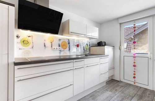 Heiligenzell Apartamento | Apartamento en la planta superior con jardín privado, Wi-Fi y aire acondicionado