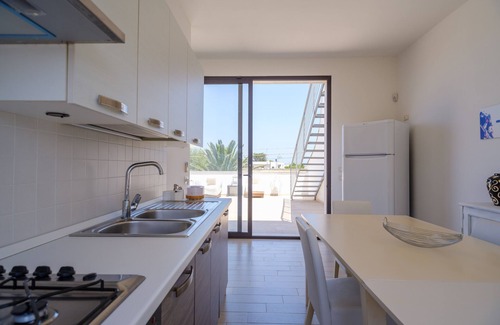 Torre Specchia Ruggeri Apartamento | Apartamento vacacional 'Villa Scoglio' cerca del mar con jardín y terraza privada
