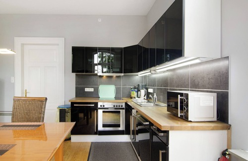 Esens Apartamento | Apartamento vacacional "Villa Fokken Kapitänsquartier" con jardín compartido y Wi-Fi