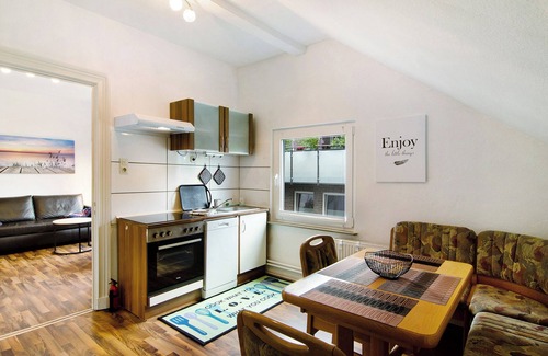 Esens Apartamento | Apartamento vacacional "Villa Fokken Bootsmannsquartier" con jardín compartido y Wi-Fi