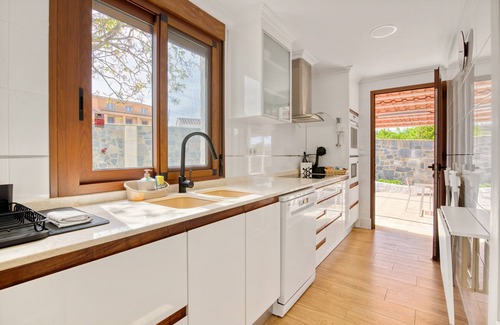 Macastre Apartamento | Apartamento vacacional 'Violeta' con vistas a la montaña, Wi-Fi y aire acondicionado