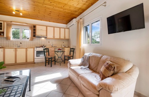 Agios Ioannis Apartamento | Apartamento vacacional "Virginia" con vistas a la montaña, terraza compartida y Wi-Fi