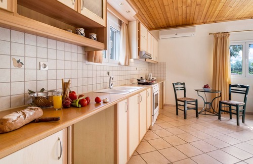 Agios Ioannis Apartamento | Apartamento vacacional "Virginia" con vistas a la montaña, terraza compartida y Wi-Fi