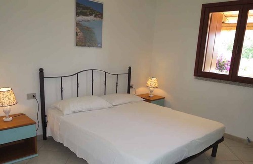 Porto Ottiolu Apartamento | Holiday apartment with three rooms with 6 beds in the basement