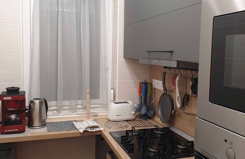 Zsorifurdo Apartamento | Casa vacacional con WiFi y parrilla al aire libre