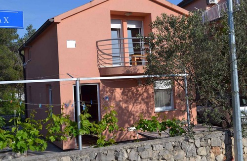 Srima Apartamento | Holiday apartment with air conditioning and Internet access