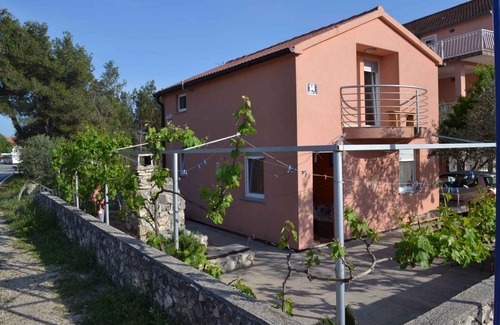 Srima Apartamento | Holiday apartment with air conditioning and Internet access