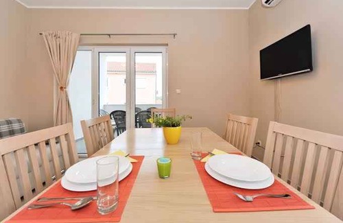 Srima Apartamento | Holiday apartment with air conditioning and internet