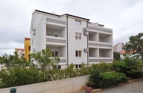 Srima Apartamento | Holiday apartment with air conditioning and internet