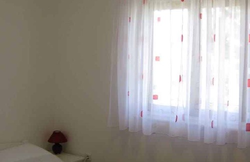 Srima Apartamento | Holiday apartment with air conditioning close to the beach