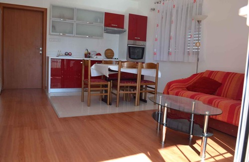 Srima Apartamento | Apartamento vacacional con aire acondicionado cerca de la playa