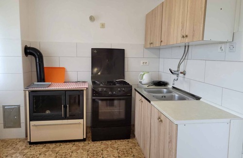 Plomin Apartamento | Apartamento vacacional con balcón y piscina de montaje