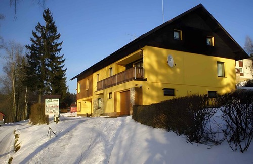 Benecko Apartamento | Apartamento vacacional con piscina exterior y parque infantil