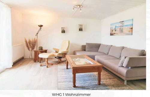 Fahrdorf Apartamento | Holiday apartment with waterfront property and jetty directly on the Baltic Sea fjord