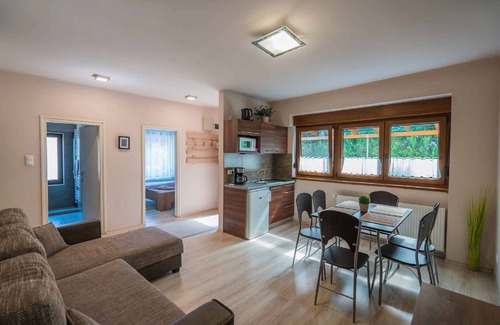 Siofok Aranypart Apartamento | Apartamento vacacional con jardín, a sólo 100 metros de la playa
