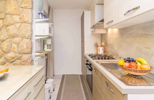 Njivice Apartamento | Apartamento vacacional con terraza y aire acondicionado