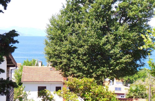 Njivice Apartamento | Apartamento vacacional con Internet y barbacoa