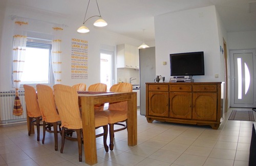 Vinkuran Apartamento | Apartamento de vacaciones con 3 dormitorios y piscina privada.