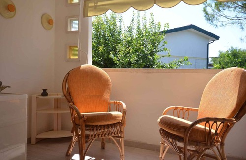 Bibione Pineda Apartamento | Apartamento vacacional con balcón y aire acondicionado