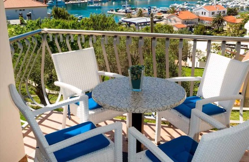 Banjol Apartamento | Apartamento vacacional con vista al mar
