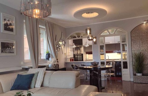 Lovran Apartamento | Apartamento vacacional con vista al mar y piscina al aire libre