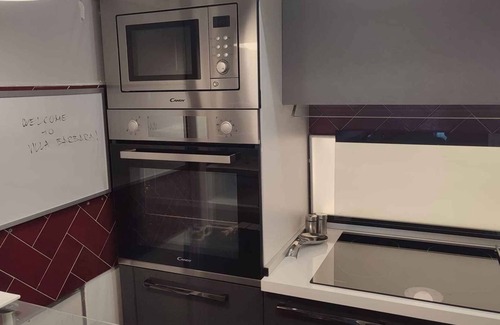 Lovran Apartamento | Apartamento vacacional con vista al mar y piscina al aire libre