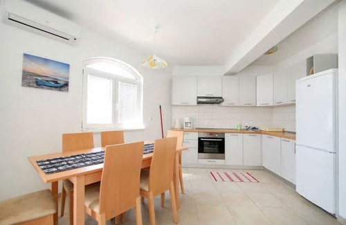 Mimice Apartamento | APARTAMENTO DE VACACIONES CON PISCINA, perros bienvenidos