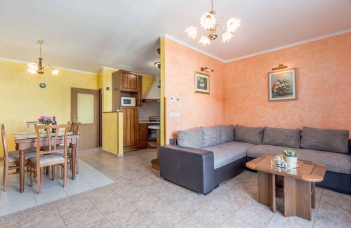 Spadici Apartamento | Apartamento vacacional con 3 dormitorios, 2 baños y amplio balcón con vistas al mar