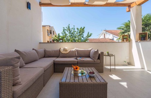 Spadici Apartamento | Apartamento vacacional con 3 dormitorios, 2 baños y amplio balcón con vistas al mar