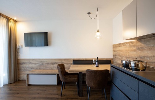 Terento Apartamento | Apartamento vacacional "Wohnung 5" con sauna, terraza y vistas a la montaña