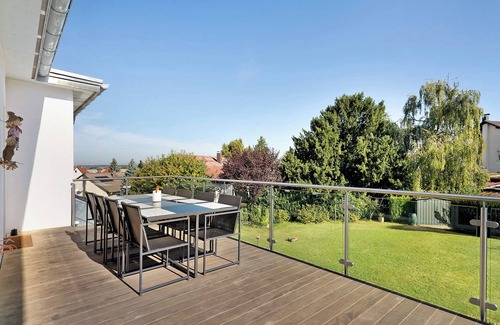 Renchen Apartamento | Apartamento vacacional "Wolf's Ortenau" con balcón y Wi-Fi