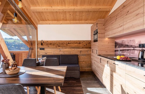 Castelrotto Apartamento | Apartamento vacacional "Zu Grof Morgenrot"