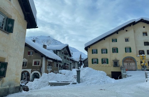 Zuoz Chalet De Esquí | Apartamento de vacaciones Zuoz para 1 - 4 personas con 2 dormitorios - Casa rural