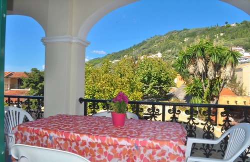 Agios Gordios Casa | Holiday Apartments "yannis" on Agios Gordios Beach in Corfu