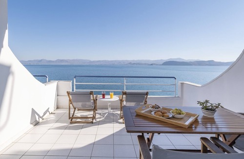 Kiveri Apartamento | Apartamento de playa de vacaciones, balcón con vistas al mar, cerca de Nafplio, Micenas, Epidauro