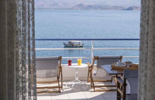 Kiveri Apartamento | Apartamento de playa de vacaciones, balcón con vistas al mar, cerca de Nafplio, Micenas, Epidauro