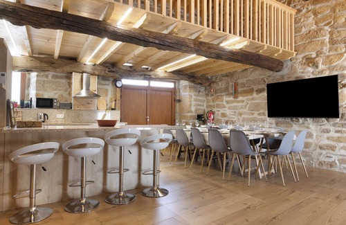 Valpacos Apartamento | Dormitorio de vacaciones 'Quarto Duplo Canhoteiros' con vista montaña, Wi-Fi y aire acondicionado.