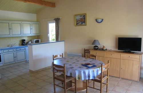 Villeneuve-de-Berg Casa | Holiday Cottages in South Ardeche "Les Bastides d'Helvie"